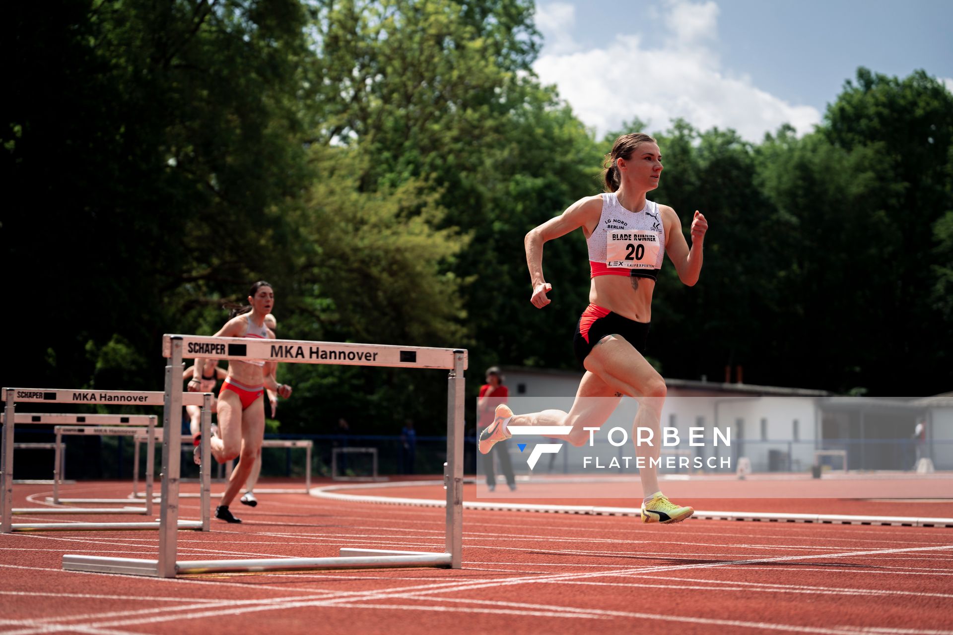 Karolina Pahlitzsch (LG Nord Berlin) ueber 400m Huerden am 14.05.2022 beim Nationalen Leichtathletik-Meeting im Erika-Fisch-Stadion in Hannover